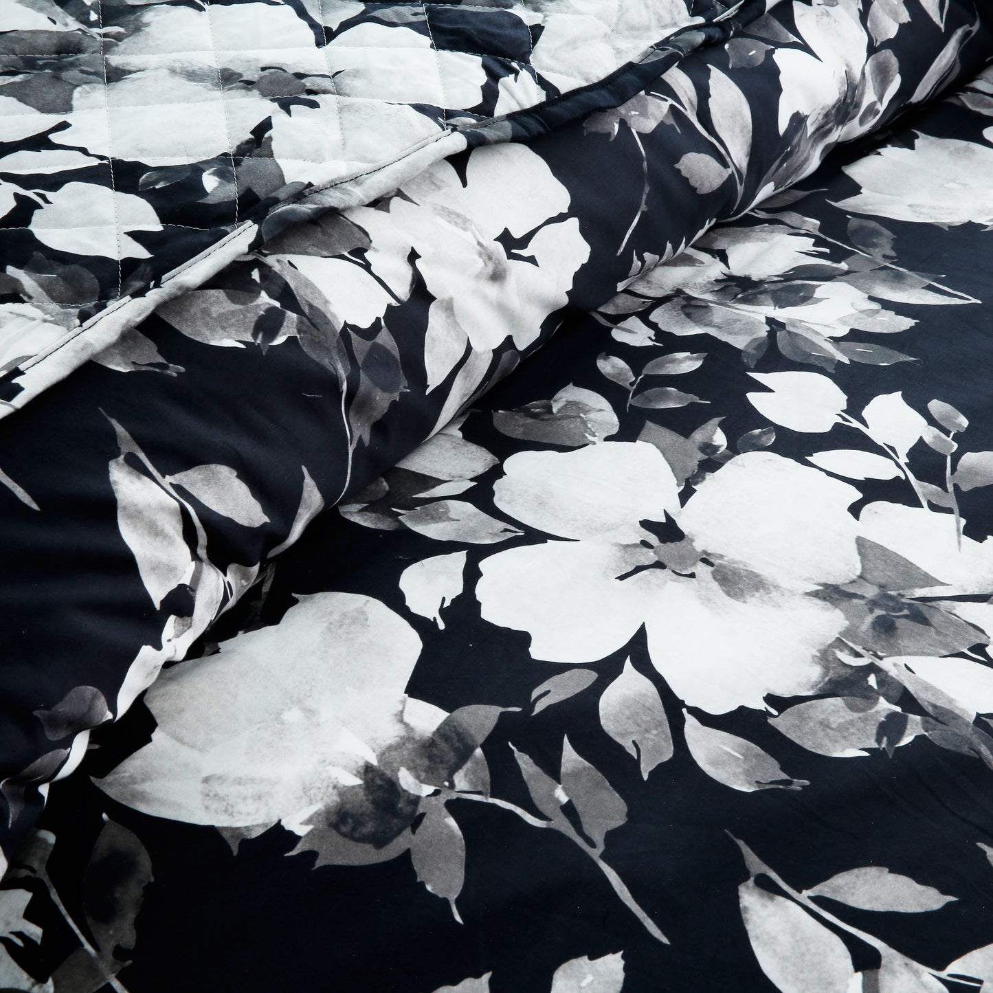 Luxury Satin Cotton Summer Quilt Cover Set – 6-Piece Floral Black & White Bedding