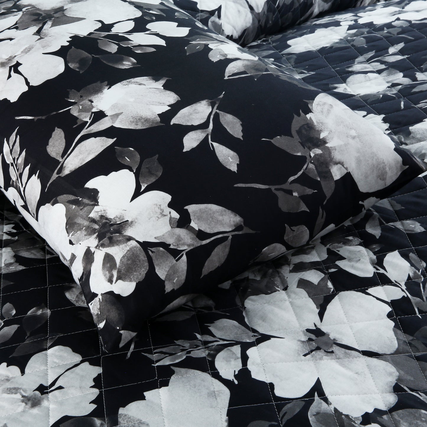 Luxury Satin Cotton Summer Quilt Cover Set – 6-Piece Floral Black & White Bedding